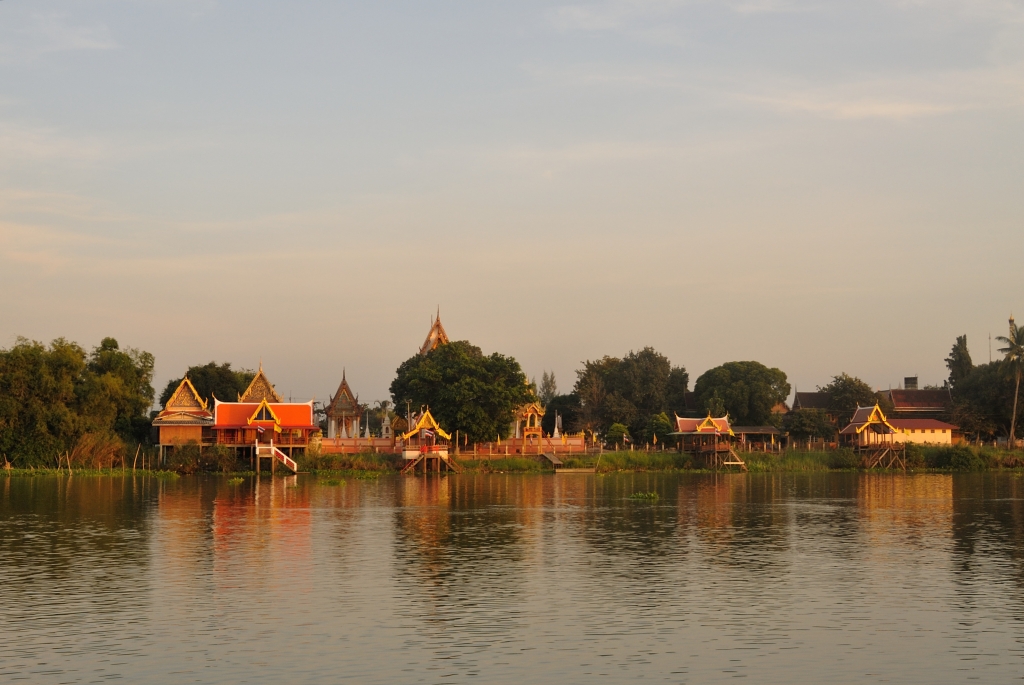 Thailand_Ayutthaya_riverview