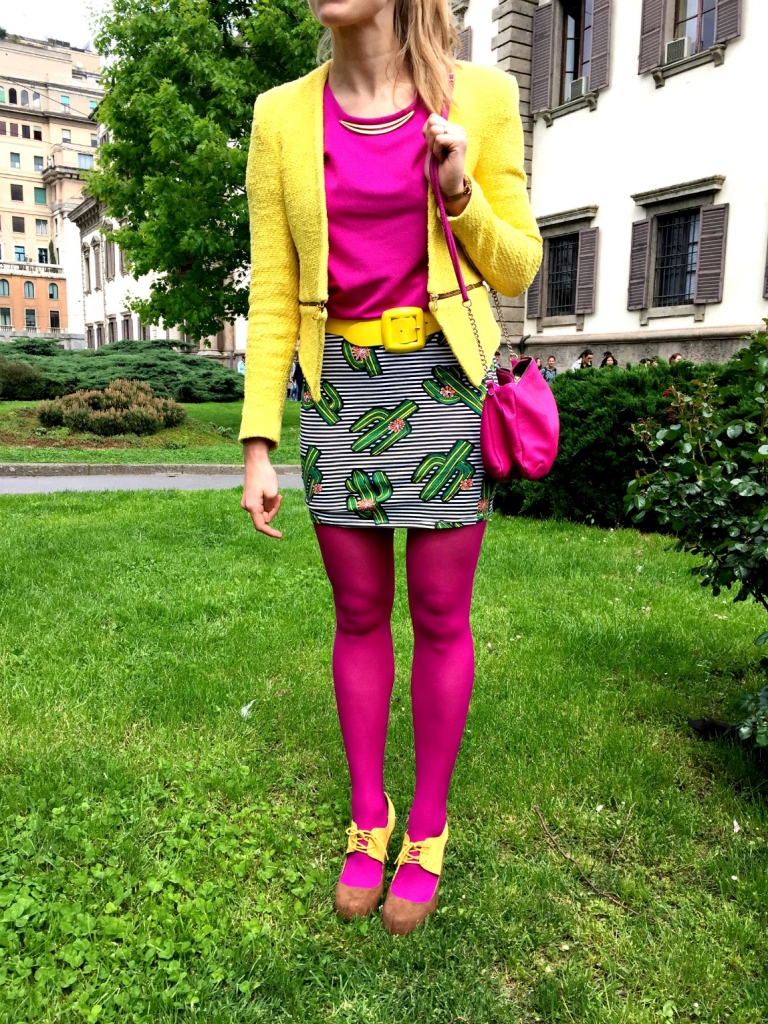 Colorful socks and high heels will make your legs look even nicer and taller