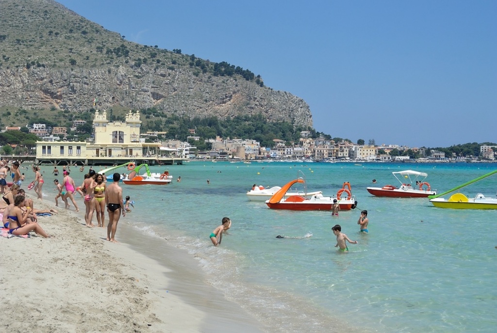 Palermo_Mondello_beach