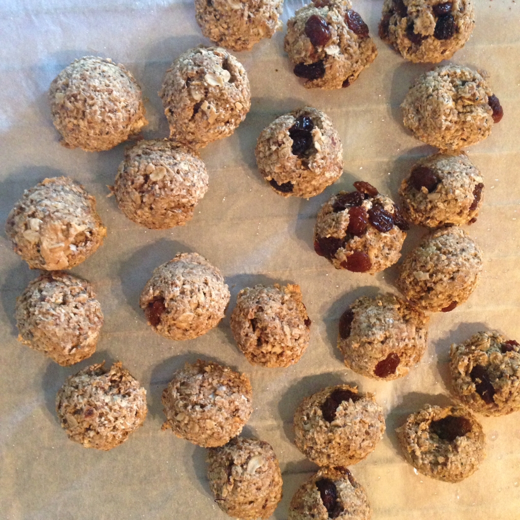 roll the oat and banana dough into balls