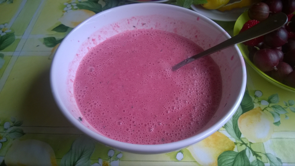 Cold beetroot vegetable soup