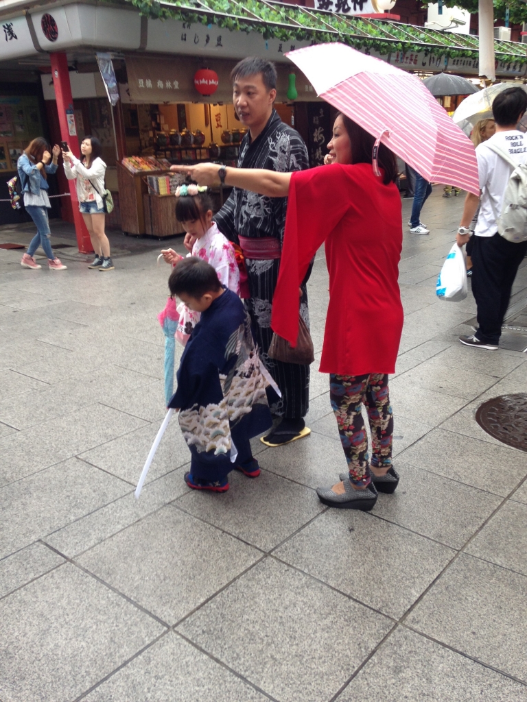 Japanese family dressed in Kimonos