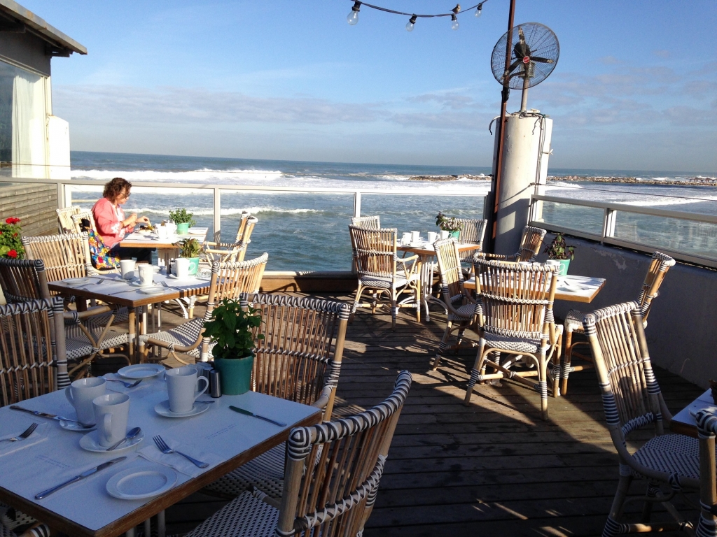 Breakfast terrace overlookign the beach