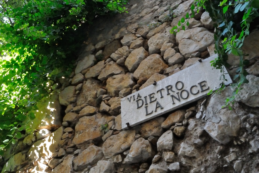 Sicilian street sign | www.missathletique.com