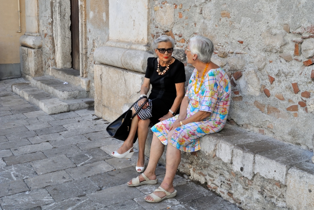 Taormina, Sicilians. Street photography | www.missathletique.com