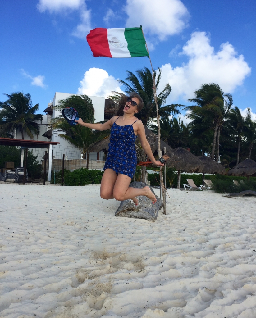 Happy girl at beach | more about Mexico on www-missathletique.com