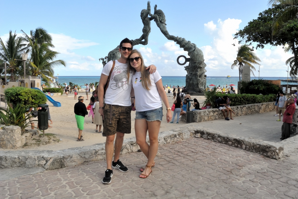 Portal Maya Statue at Playa del Carmen | www.missathletique.com