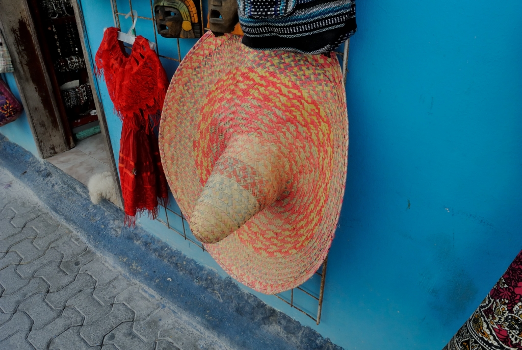 Mexican sombrero at Playa del Carmen|www.missathletique.com